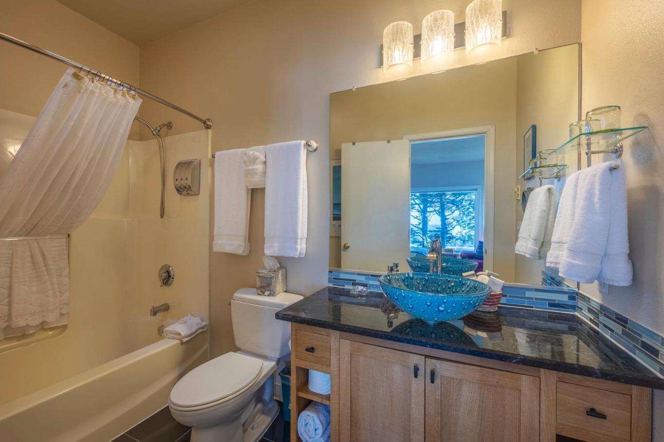 Tyee Lodge Bed And Breakfast Нюпорт Екстериор снимка